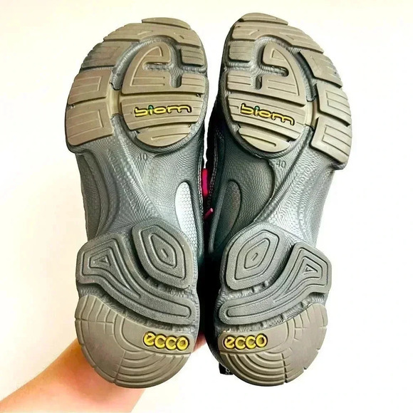 Ecco Biom Train Natural Motion Breast Cancer Awareness Edition Sneakers - Picture 8 of 10